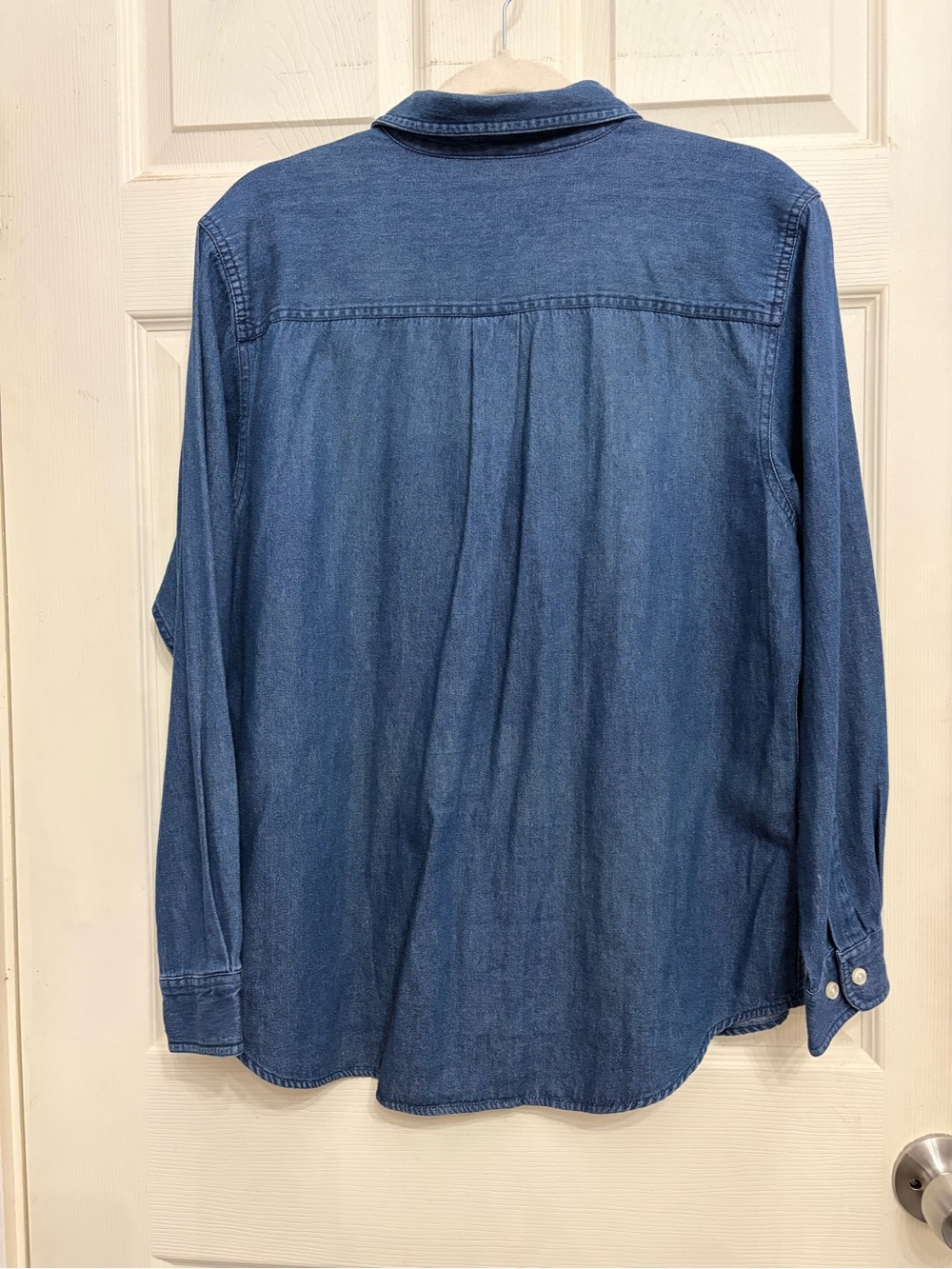 Disney Winnie the Pooh Embroidered Denim Button-Up Shirt - Blue size Large - Picture 4 of 4